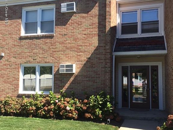 4th image of 320 Maryland Ave APT 10f
