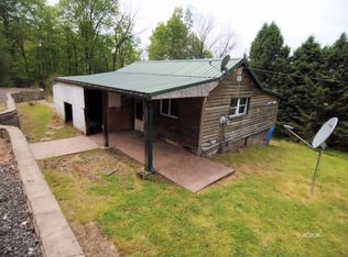11249 Veto Rd, Belpre, OH 45714