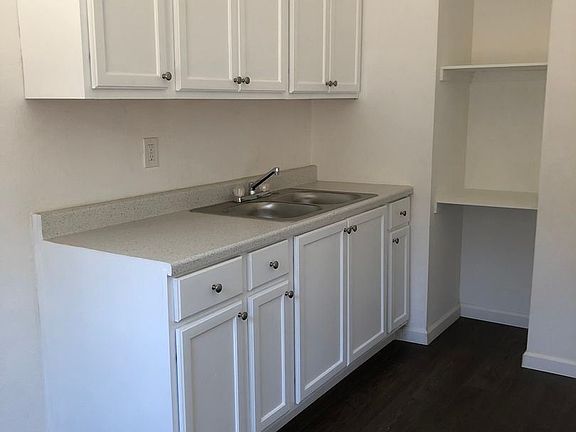 3rd image of 4408 Lockwood Ave #10289203