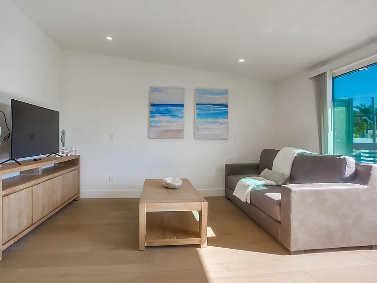 510 Nautilus St #1 — Photo 5