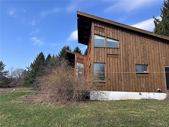 5th image of 2846 W Hill Rd
