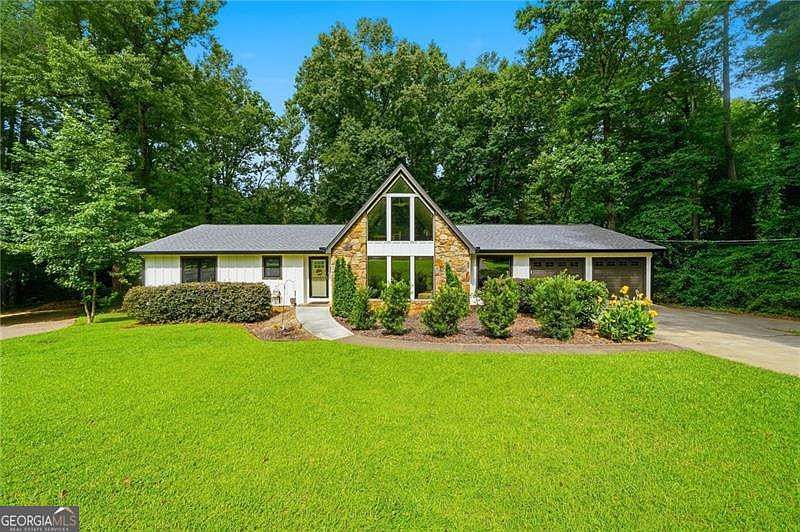 1st image of 3043 S Meadow Ct