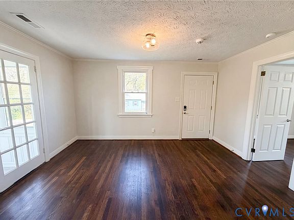 3rd image of 201 N Ivy Ave