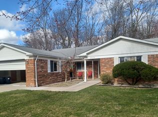 24712 Huron River Dr, Rockwood, MI 48173