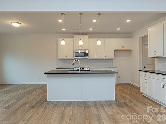 3rd image of 12184 Muscadine Ct