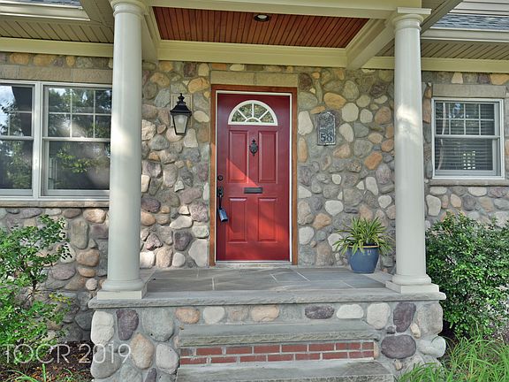 2nd image of 58 W Summit Ave