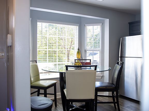 5th image of 138 Cambridge Dr Unit A3