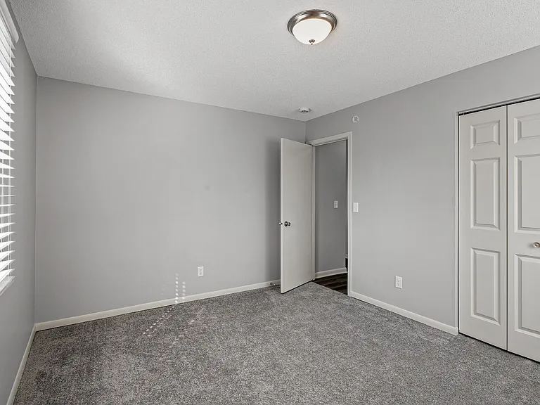 2720 Rosalyn Ct #202 — Photo 21
