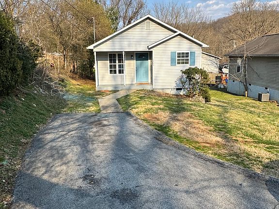 3rd image of 1703 Daytona Ct