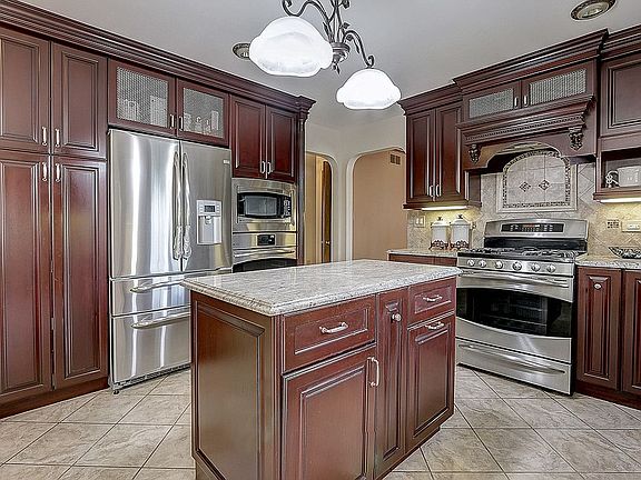 4th image of 7956 Binford Dr