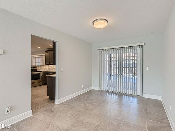 5th image of 14994 Cromwell Dr