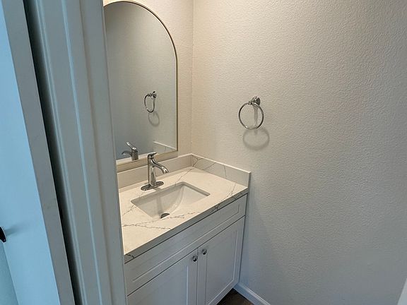 5th image of 3320 Honolulu Ave #7