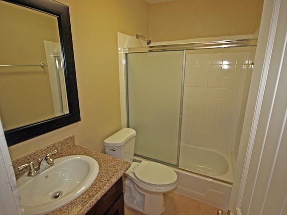 4th image of 1762 W 36th Pl