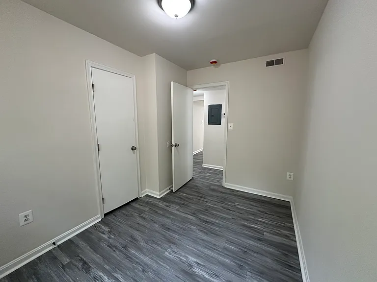 706 Brandywine St SE #203 — Photo 10