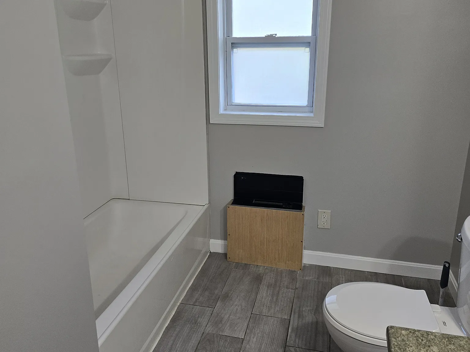 4 bed, 1400 sqft, $3,200 — Photo 2