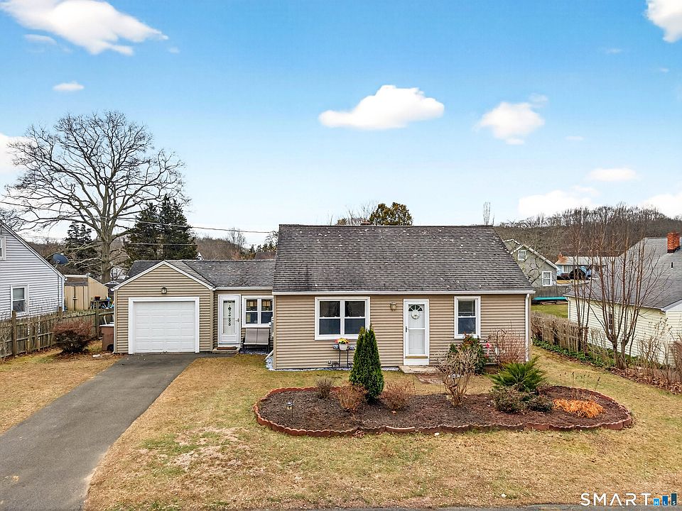1st image of 6 Slocum Drive