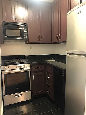 5th image of 126 W 82nd St APT 10
