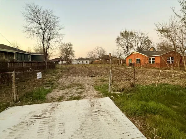 11015 Pandora Dr, Houston, TX 77013