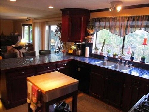 3rd image of 10195 Laburnum Ln SE