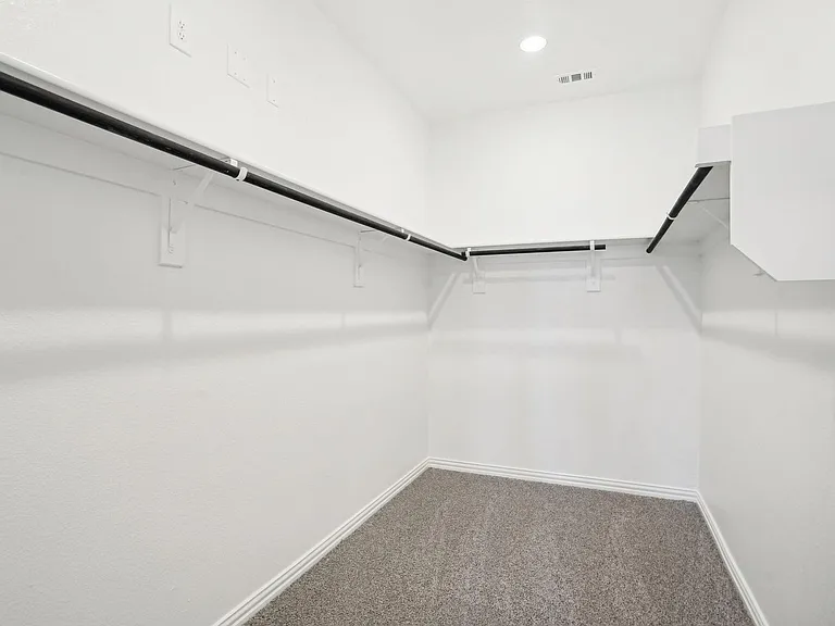 516 Ezra Ln — Photo 15