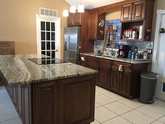 3rd image of 9514 Baytree Ct