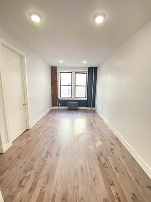 Rented by City Prime Commercial Realty  | media 6