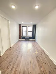 Rented by City Prime Commercial Realty 