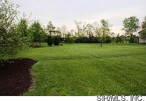 3rd image of 7017 Stoney Creek Dr