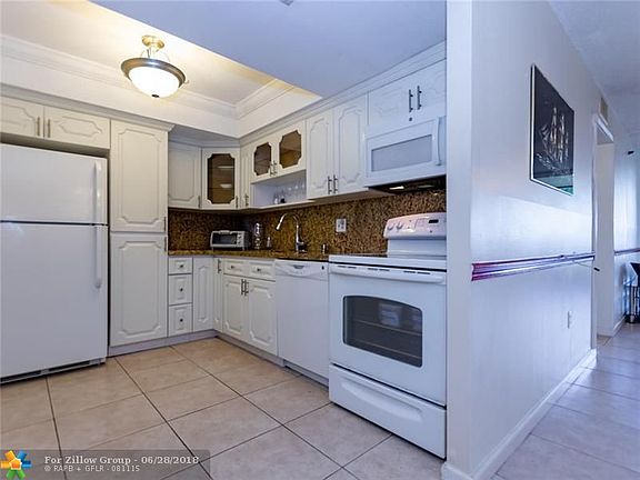 5th image of 1300 Saint Charles Pl APT L3