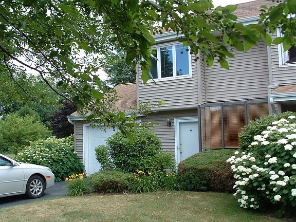 End Unit townhouse
