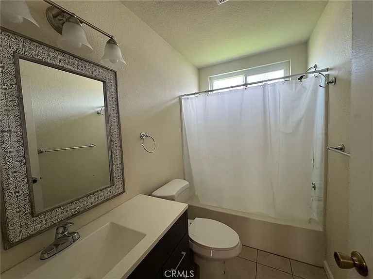 1792 N Ann St — Photo 24