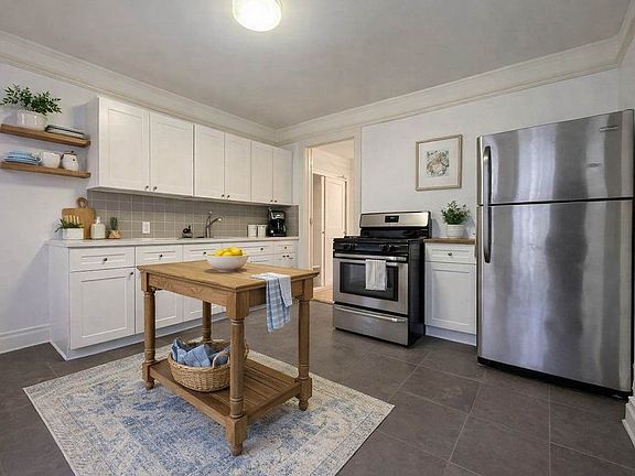3rd image of 1324 Halsey St APT 3R