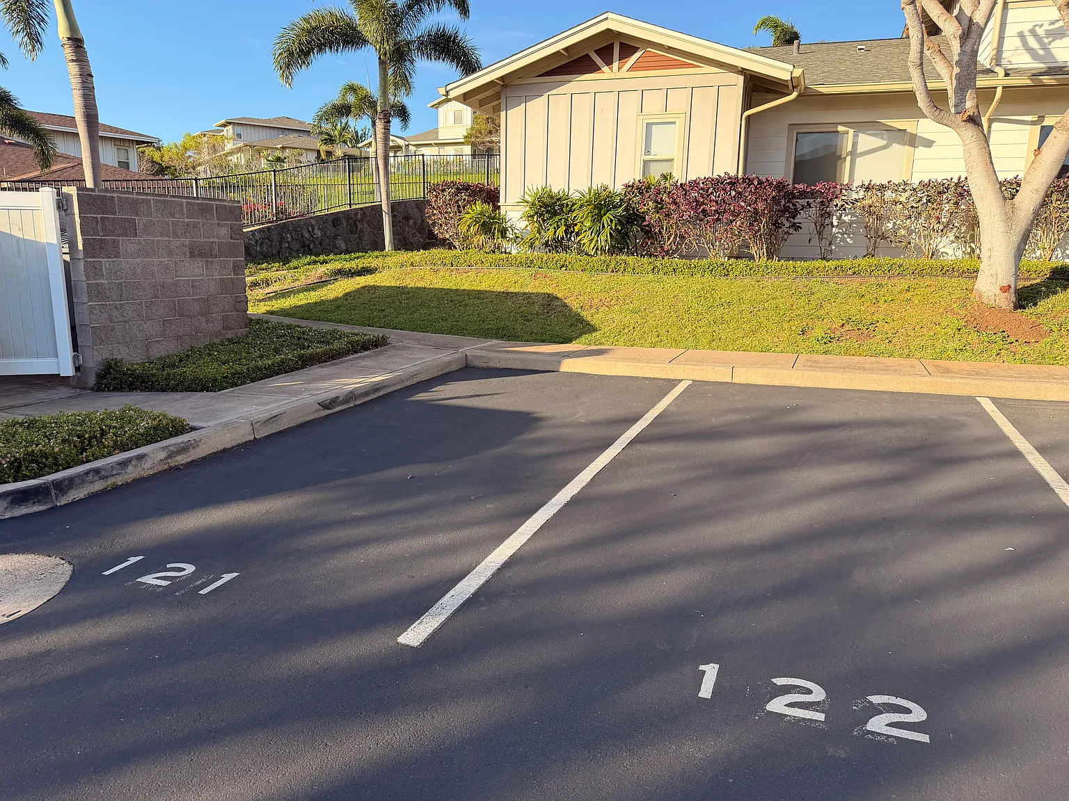 3 bed, 953 sqft, $3,700 — Photo 3