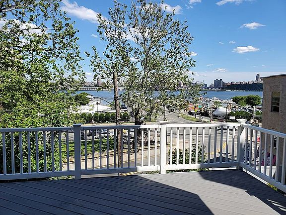 4th image of 17 Beverly Pl