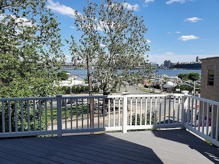17 Beverly Pl — Photo 4