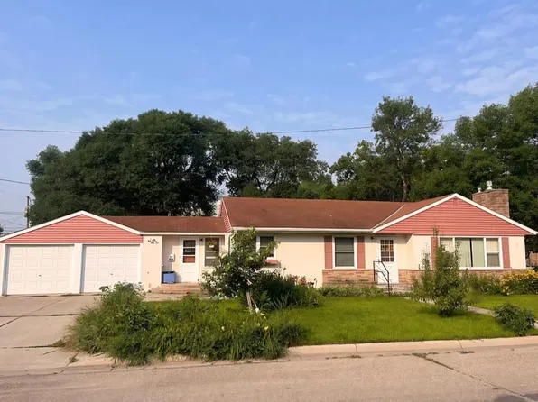 209 Oregon Ave, Morris, MN 56267