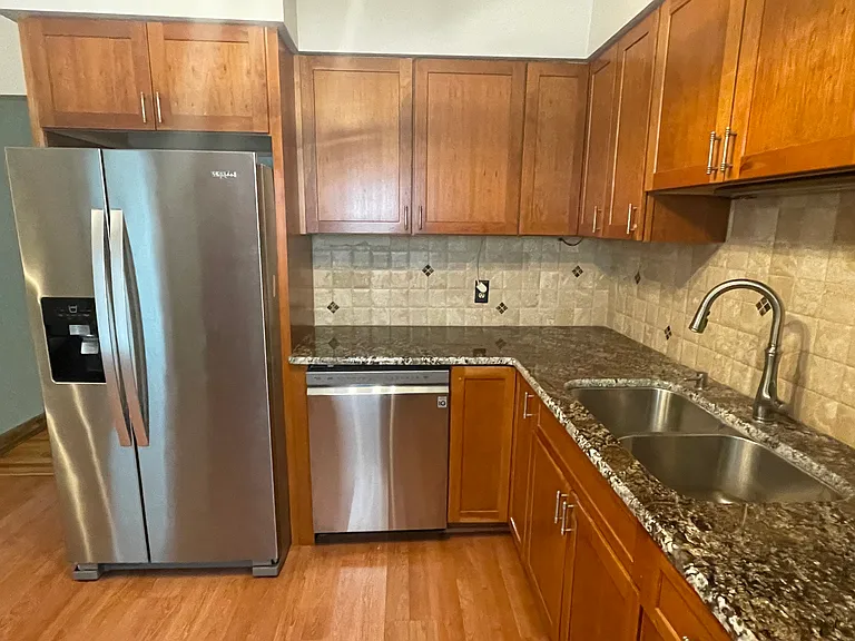 1616 Sexton Dr — Photo 2
