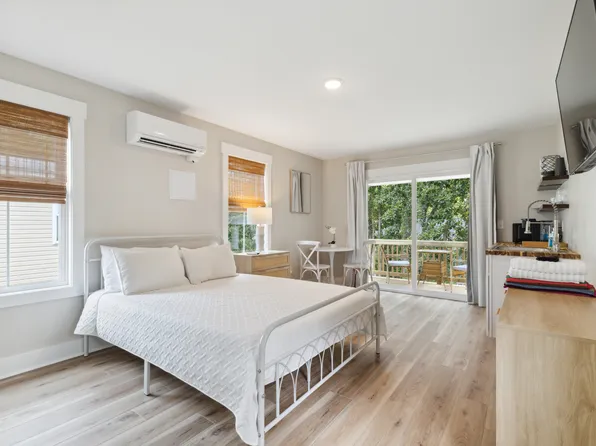 5069 Peachtree Ave #B, Wilmington, NC 28403