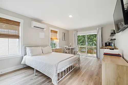 5069 Peachtree Ave Photo 1