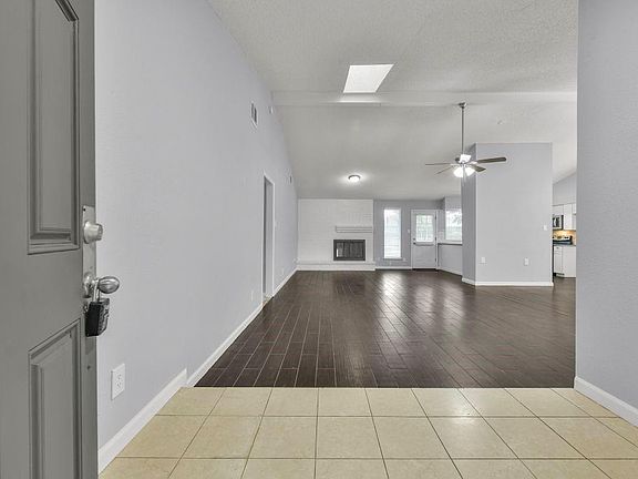 4th image of 11415 Waxwood Dr
