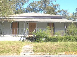 404 3rd St NW, Moultrie, GA 31768