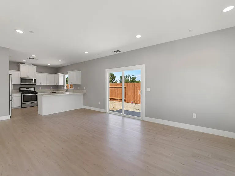 946 Irem Way — Photo 6