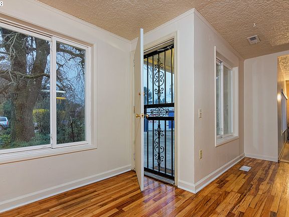 4th image of 4306 NE 62nd Ave