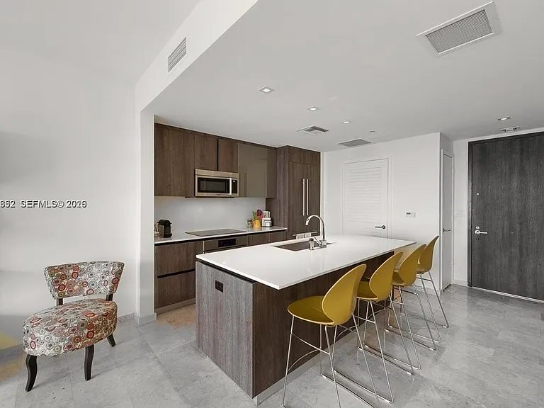 68 SE 6th St #3006 — Photo 3