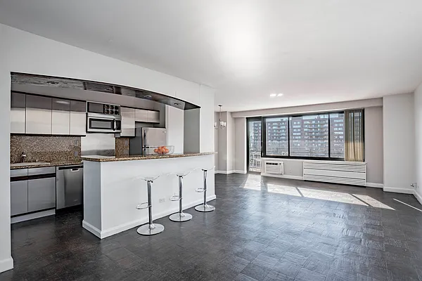 Rented by R New York | media 13