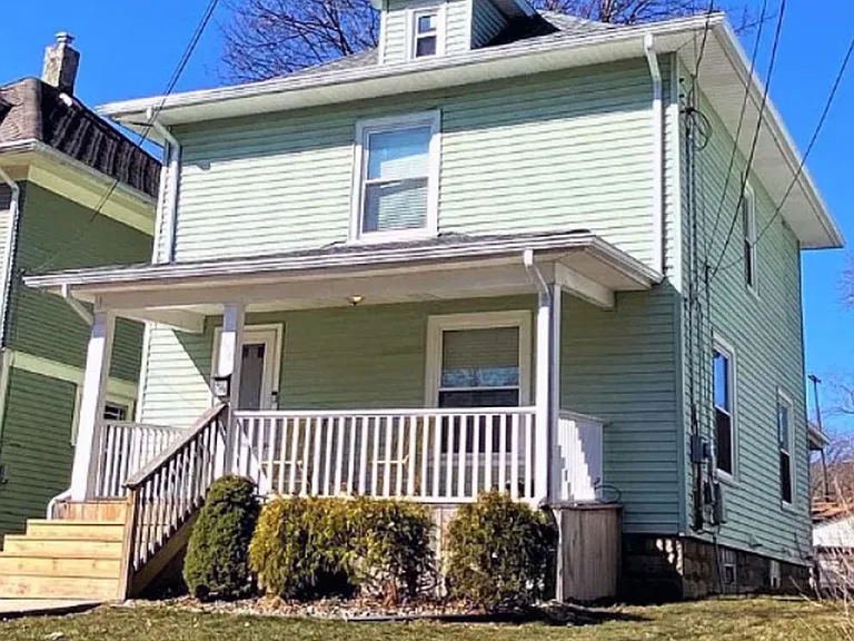 136 S Magnolia Ave — Photo 1
