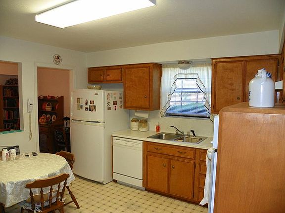 3rd image of 25230 Forest Glen Dr