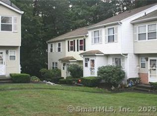 25 Padanaram Rd APT 35, Danbury, CT 06811