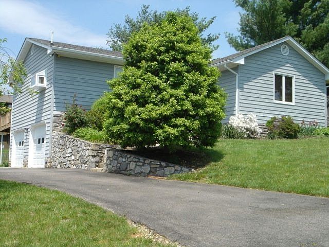 Front View - XLarge Driveway