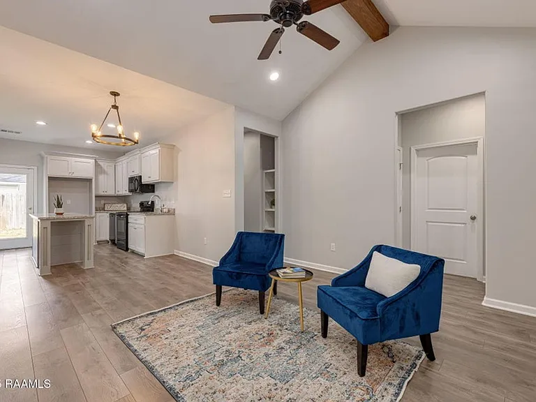 109 Tyreek Dr — Photo 3